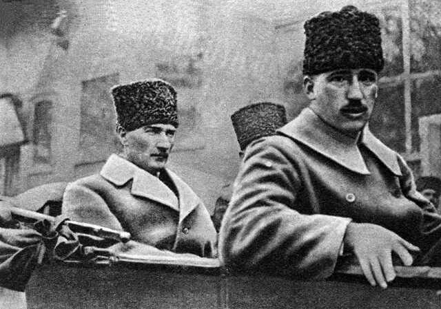 Ulu Önder Mustafa Kemal Atatürk'ü aramızdan ayrılışının 85. yıl dönümünde sevgi, saygı ve hasretle anıyoruz Ulu Önder Mustafa Kemal Atatürk'ü aramızdan ayrılışının 85. yıl dönümünde sevgi, saygı ve hasretle anıyoruz
