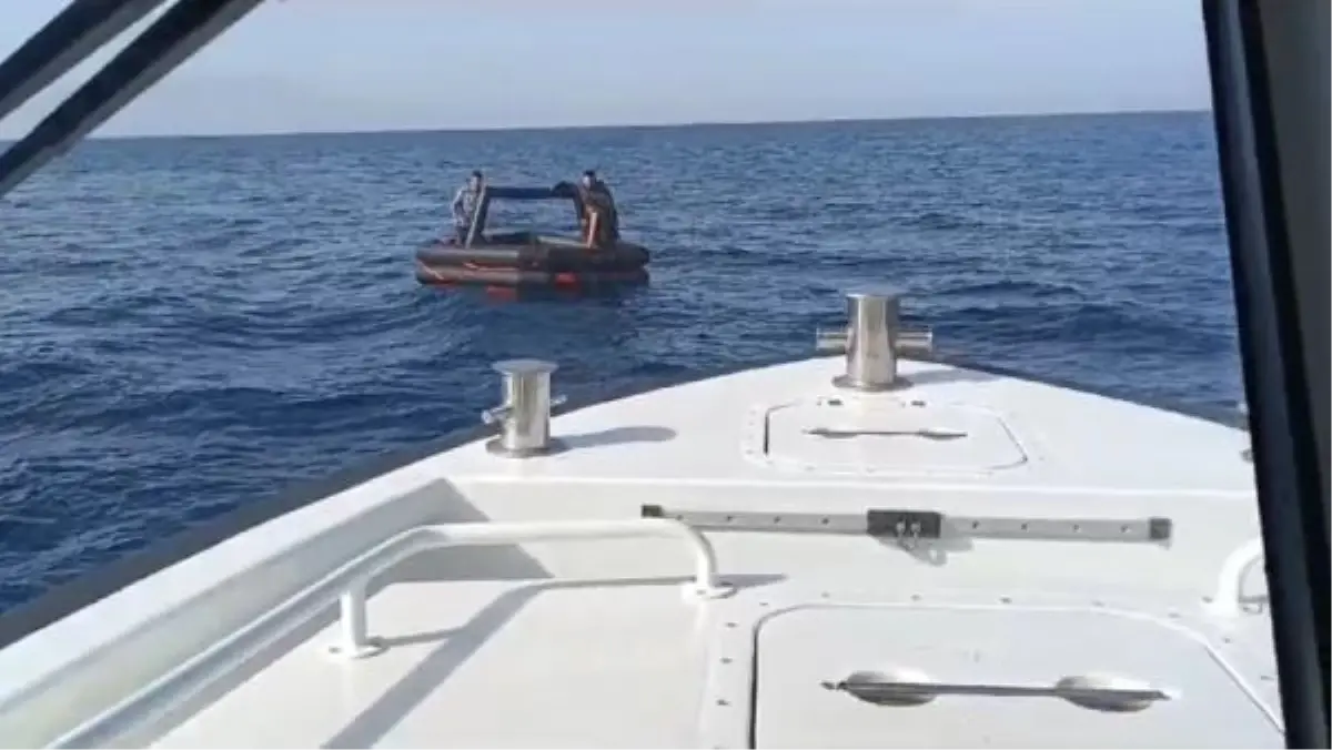 İzmir'de Yunan unsurları tarafından itilen 132 kaçak göçmen kurtarıldı