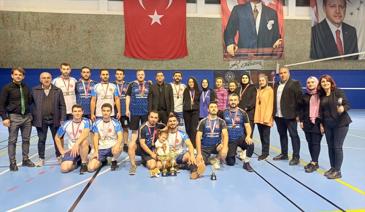 Samsun'da Cumhuriyet Kupası Voleybol Turnuvası Sona Erdi