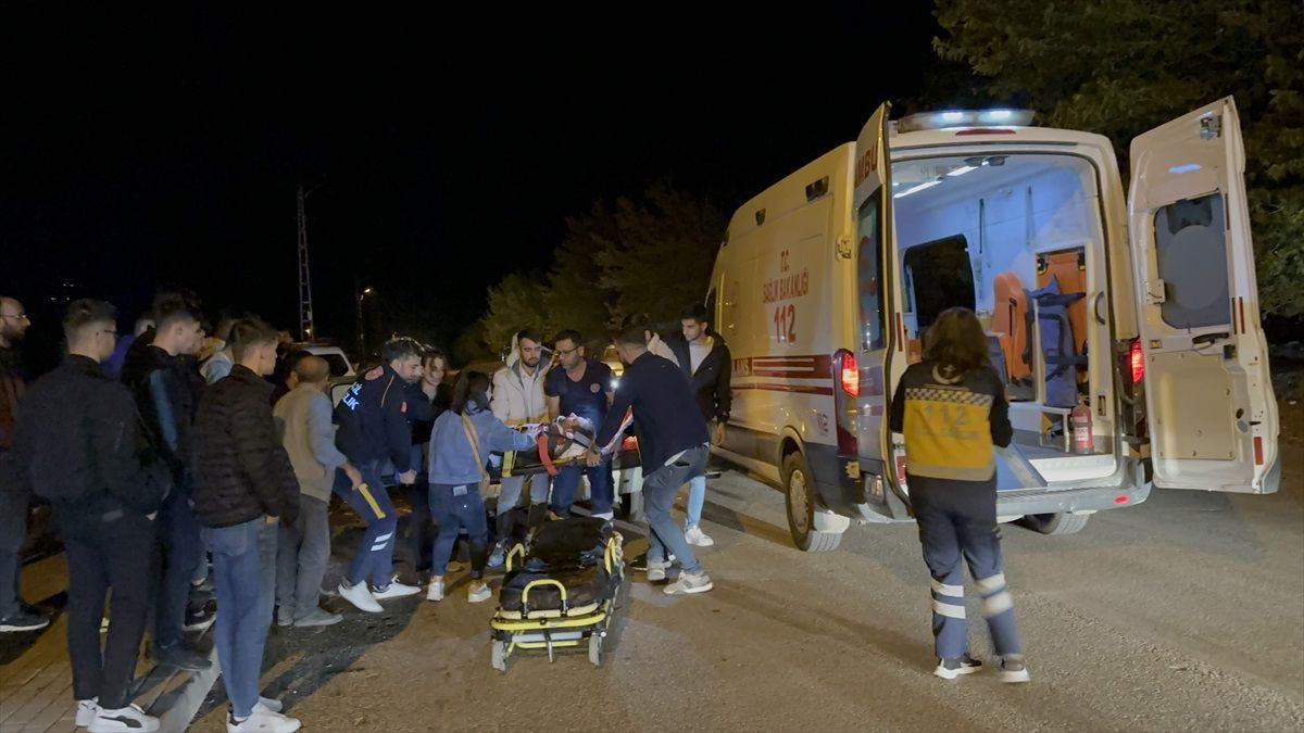 Adıyaman'da otomobil ile motosiklet çarpıştı, sürücü yaralandı