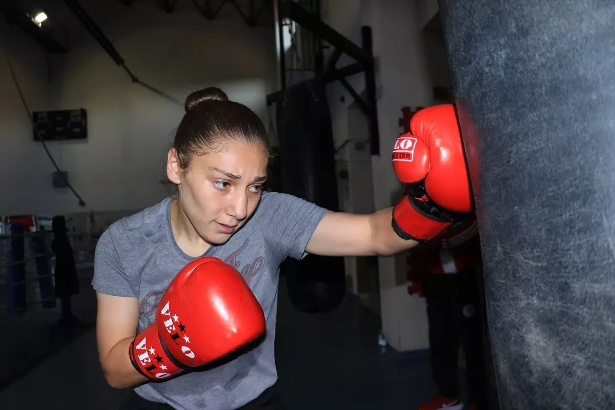 Türk Kadın ve Erkek Boks Milli Takımları, 22 Yaş Altı Avrupa Şampiyonası'nda birinci olmayı hedefliyor