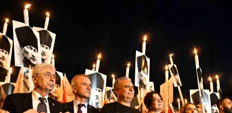Antalya'da Ata'ya Saygı Yürüyüşü Gerçekleştirildi