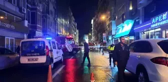 Şişli'de Bir Binadan Yola Parçalar Düştü