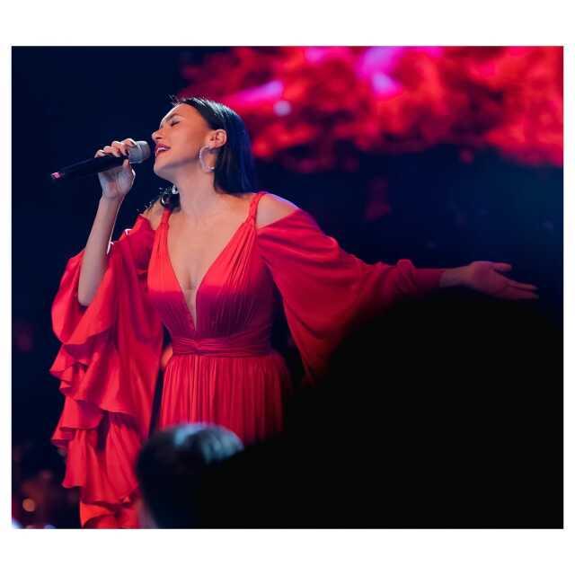 50 yaşına giren Şevval Sam, doğum gününü en büyük hayali olan Ölüler Günü Festivali'nde kutladı 50 yaşına giren Şevval Sam, doğum gününü en büyük hayali olan Ölüler Günü Festivali'nde kutladı