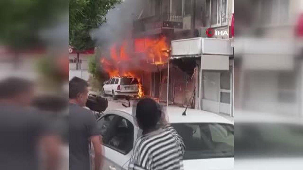 Antalya'da Kullanılmayan Bina Alev Alev Yandı