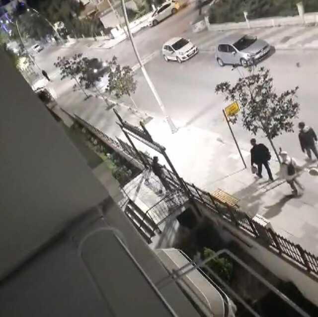 Büyükçekmece'de eline pala alan bir kişi, yoldan geçenlere saldırdı