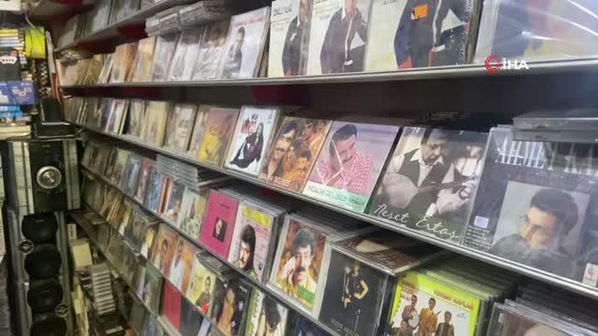 Konya'da 45 Yıldır Kaset Satışı Yapan 75 Yaşındaki Eyüp Mermer, Ölene Kadar Devam Etmek İstiyor
