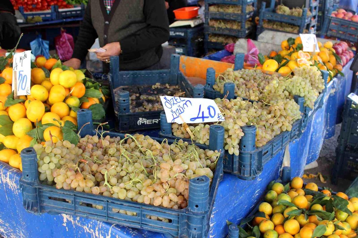 Bu Hafta Semt Pazarlarında Üzüm Fiyatları Arttı