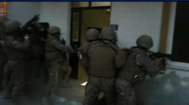 81 ilde 'Çember' operasyonu! Arama kaydı bulunan 5 bin 309 firari yakalandı 81 ilde 'Çember' operasyonu! Arama kaydı bulunan 5 bin 309 firari yakalandı