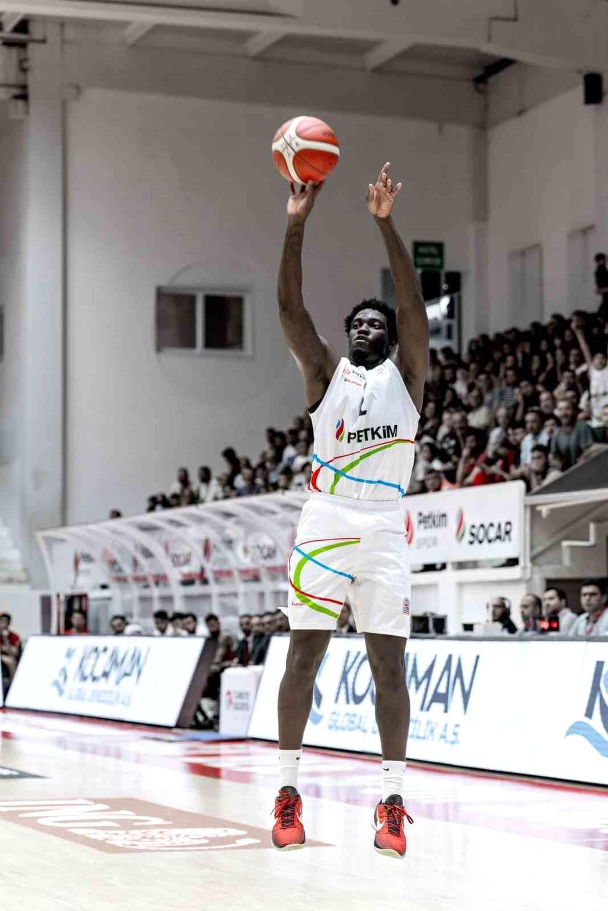 Aliağa Petkimsporlu Khyri Thomas, haftanın 5'ine seçildi