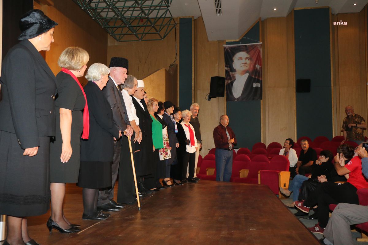 Antalya Büyükşehir Belediyesi Aktif Yaşlı Merkezi'nden Tiyatro Gösterisi