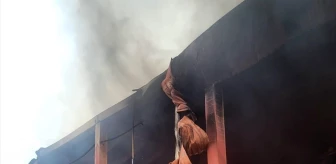 Antalya'nın Korkuteli ilçesinde soğuk hava deposunda yangın çıktı