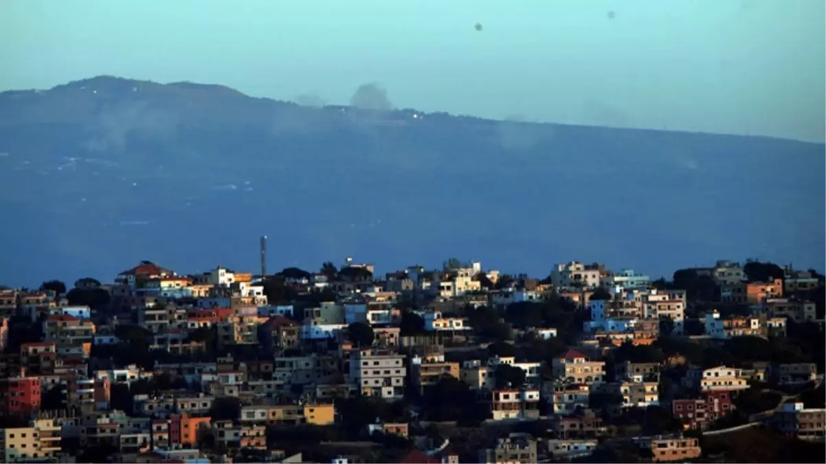 İsrail'in Lübnan'a saldırısında 3 ev yıkıldı, bir kişi fosfor dumanından etkilendi