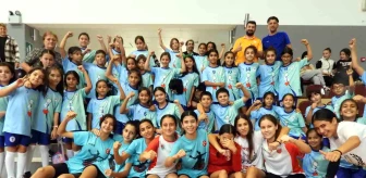 Kepez Belediyesi Kadın Hentbol Takımı Hoca Ahmet Yesevi'yi mağlup etti