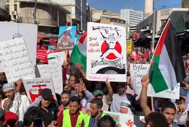 Ürdün'de Filistin'e destek gösterilerine katılan 800 kişi tutuklandı! Aralarında çok sayıda öğrenci ve gazeteci de var Ürdün'de Filistin'e destek gösterilerine katılan 800 kişi tutuklandı! Aralarında çok sayıda öğrenci ve gazeteci de var