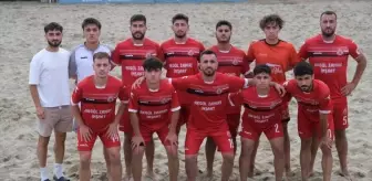 Alanya'da düzenlenen Plaj Futbolu Ligi'nde 19 Mayıs Belediyespor çeyrek finale yükseldi