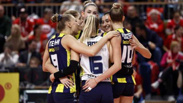 Almanlar şokta! Fenerbahçe Opet yine set vermeden kazanıp liderliğe yükseldi Almanlar şokta! Fenerbahçe Opet yine set vermeden kazanıp liderliğe yükseldi