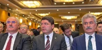 Bakan Tunç: Çelişkileri ortadan kaldıracak yeni anayasaya ihtiyacımız var