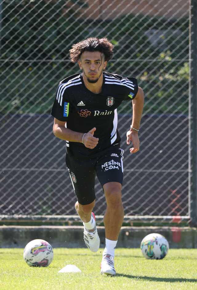 Bu nasıl profesyonellik! Beşiktaşlı Tayfur'un taraftarla girdiği tartışma öyle böyle değil Bu nasıl profesyonellik! Beşiktaşlı Tayfur'un taraftarla girdiği tartışma öyle böyle değil