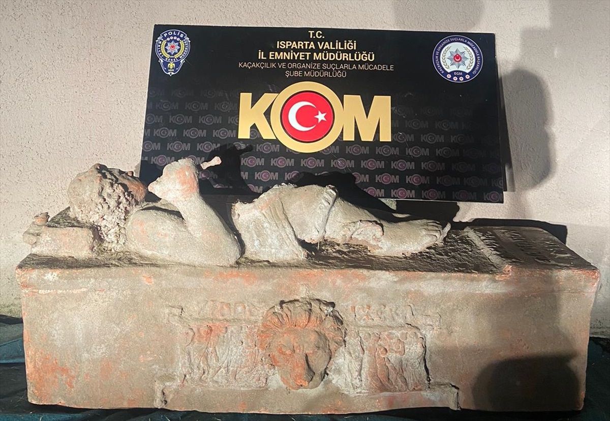 Burdur'da Roma dönemine ait lahit ele geçirildi