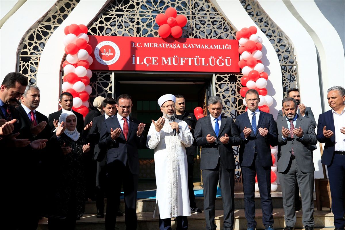 Diyanet İşleri Başkanı Ali Erbaş, Muratpaşa İlçe Müftülüğünün hizmet binası ile Kur'an kursu ve gençlik merkezi açılışlarına katıldı