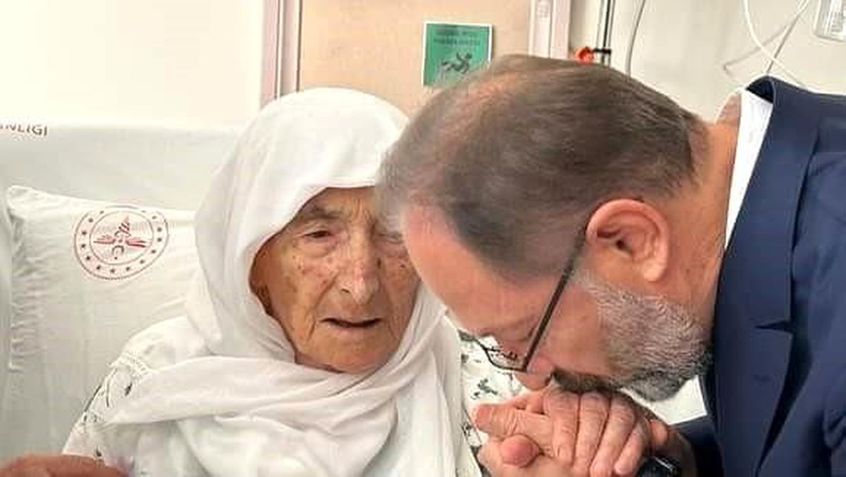 Diyanet İşleri Başkanı Erbaş'ın annesi vefat etti