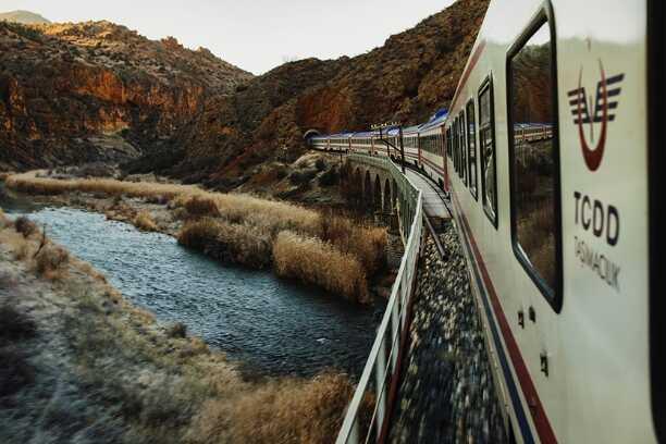 Doğu ekspresi hangi şehirlerden geçiyor?