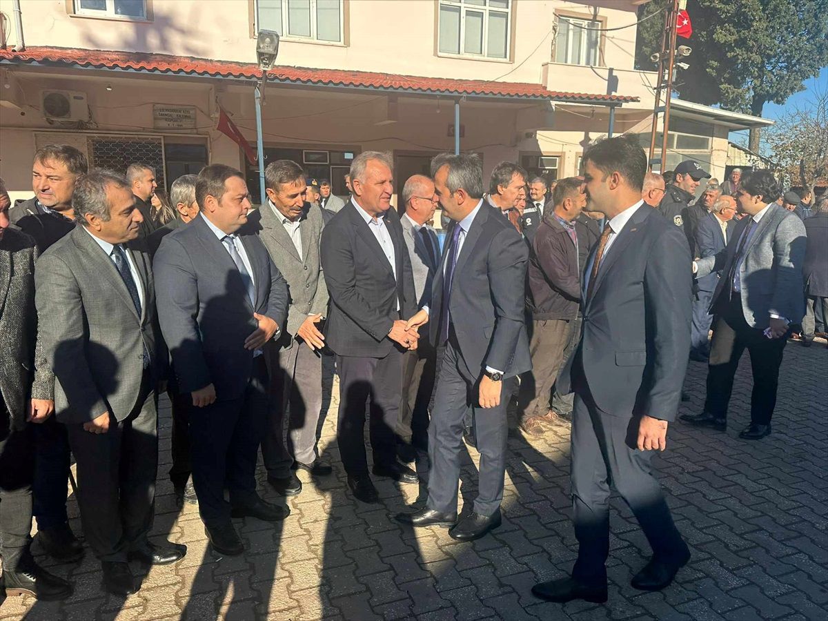 Edirne Valisi Sezer köy ziyaretlerini sürdürüyor