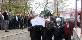 İstanbul'da şehit olan polis memuru Lütfü Baykar memleketi Bitlis'te son yolculuğuna uğurlandı