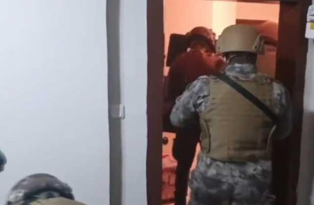 Liderliğini Özgür Saral'ın yaptığı Sarallar organize suç örgütü çökertildi, 24 şüpheli yakalandı Liderliğini Özgür Saral'ın yaptığı Sarallar organize suç örgütü çökertildi, 24 şüpheli yakalandı