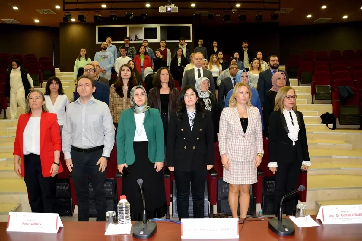Manisa'da Kadına Yönelik Şiddetle Mücadele Paneli Gerçekleştirildi