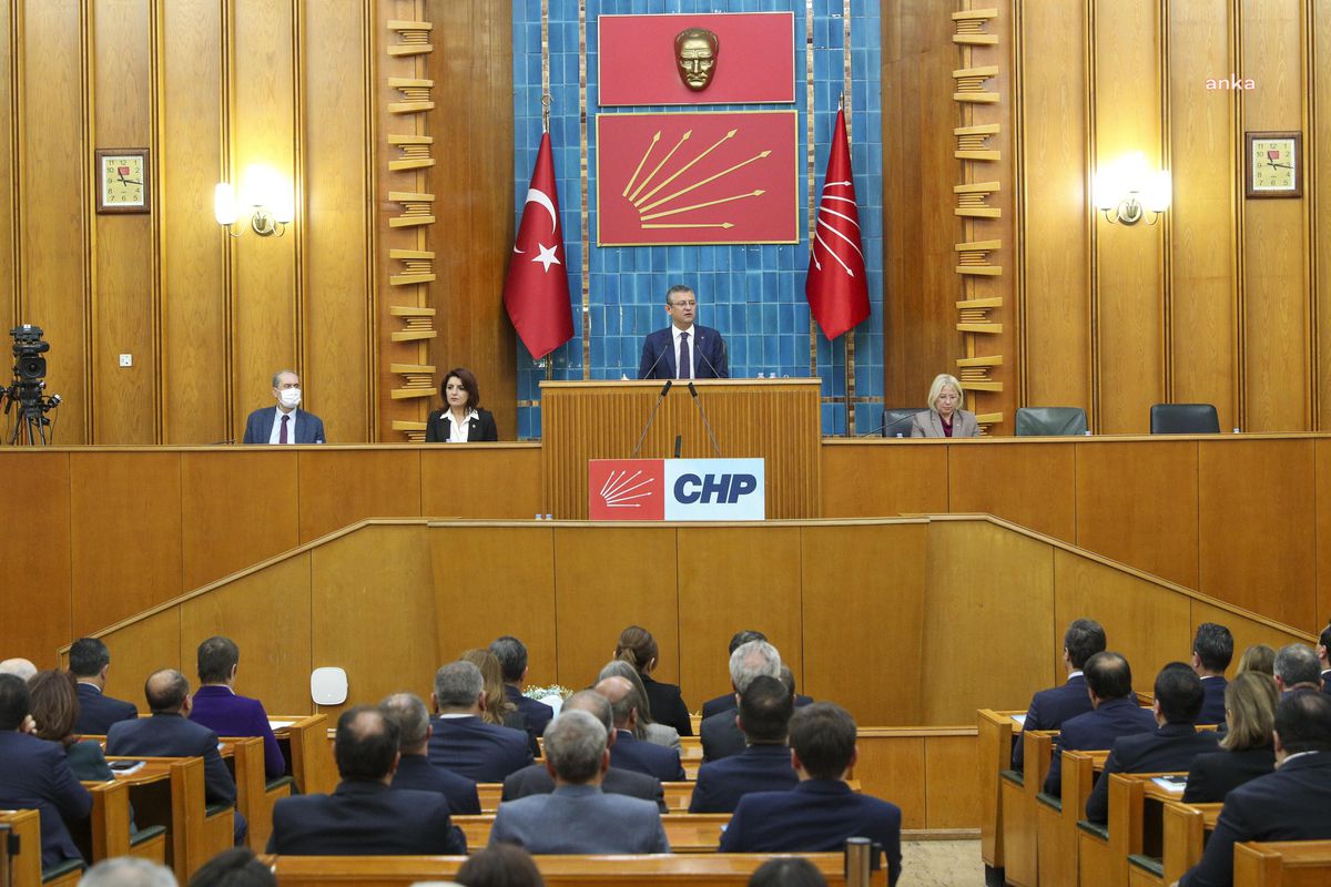 CHP Genel Başkanı Özgür Özel, milletvekilleri ve il başkanlarıyla grup toplantısı yaptı