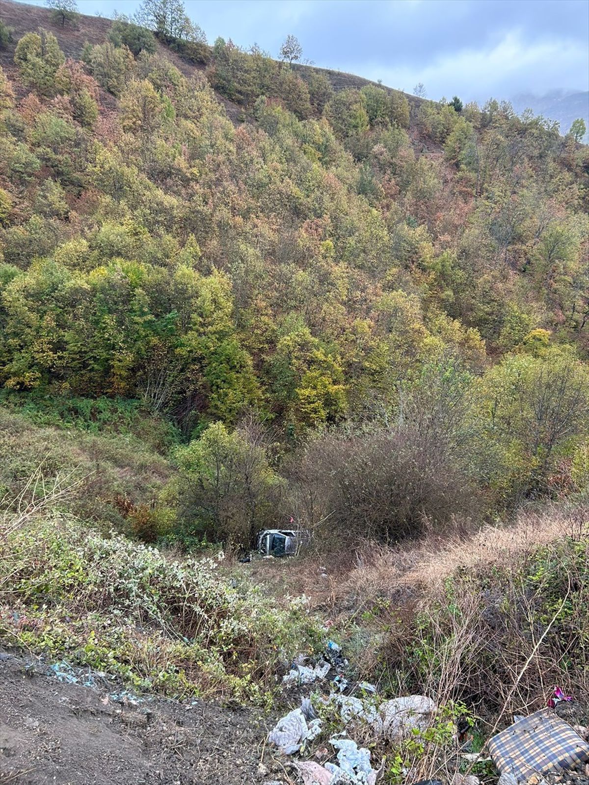 Tokat'ta Otomobil Şarampole Devrildi: 4 Yaralı