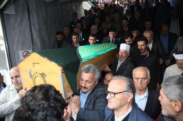 Diyanet İşleri Başkanı Ali Erbaş, annesinin cenaze namazını kıldırdı