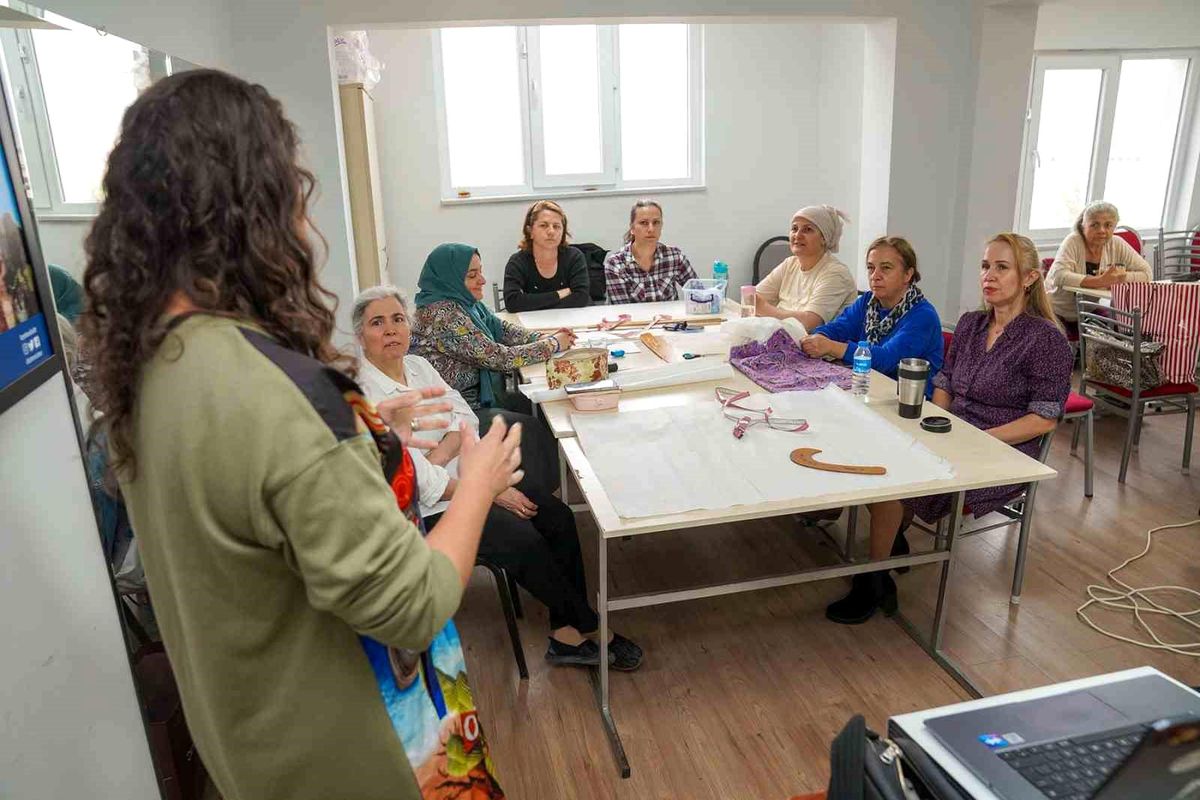 Tepebaşı Belediyesi İklim Sözcüleri, Belde Evleri'nde kadın kursiyerlerle buluştu