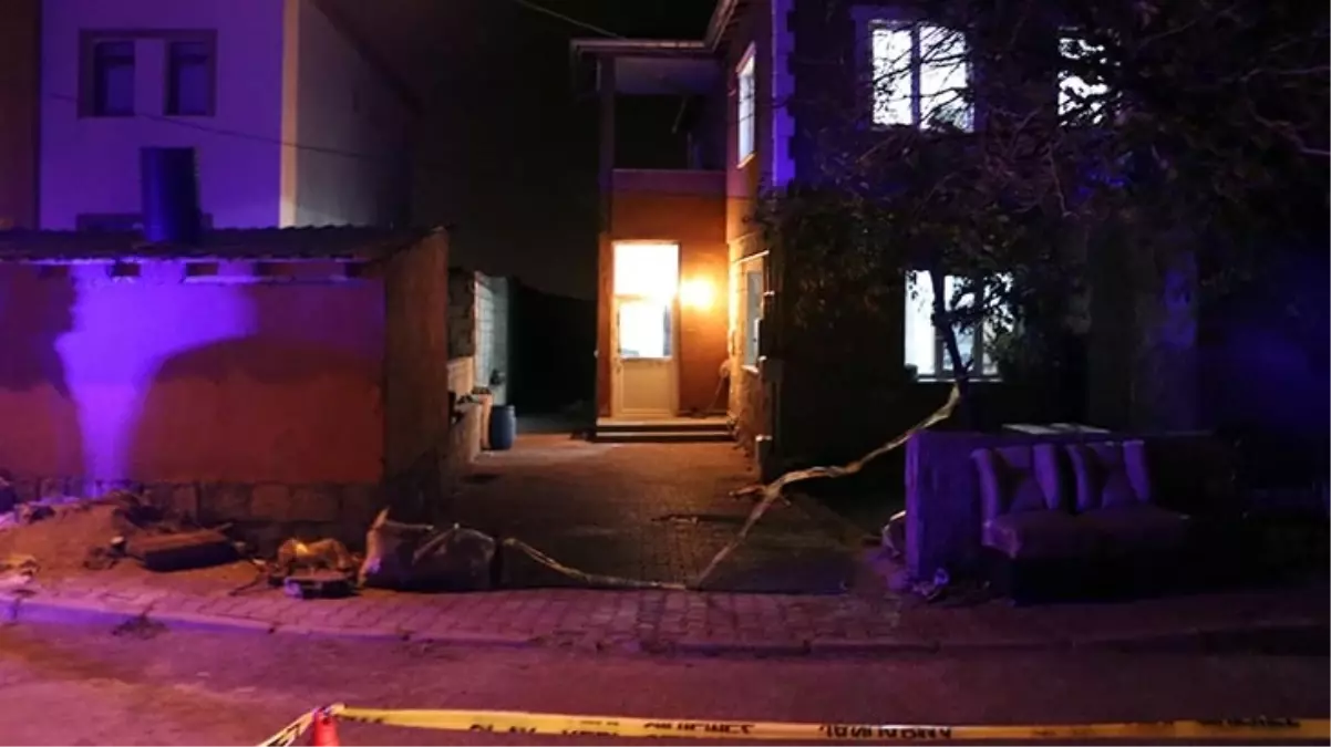 Kafasına sert bir cisimle vurularak öldürülen kadının eşi ve 2 oğlu gözaltına alındı