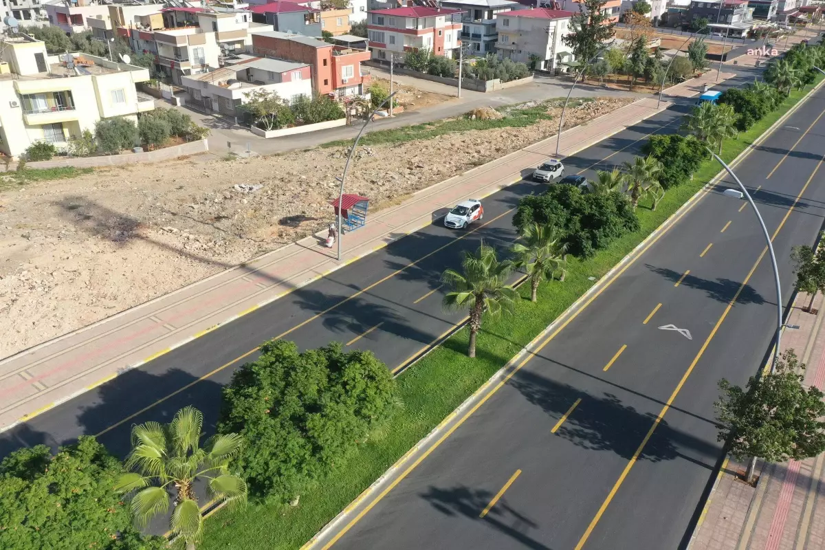 Mersin'de İsmet İnönü Bulvarı'nda Sıcak Asfalt Çalışması