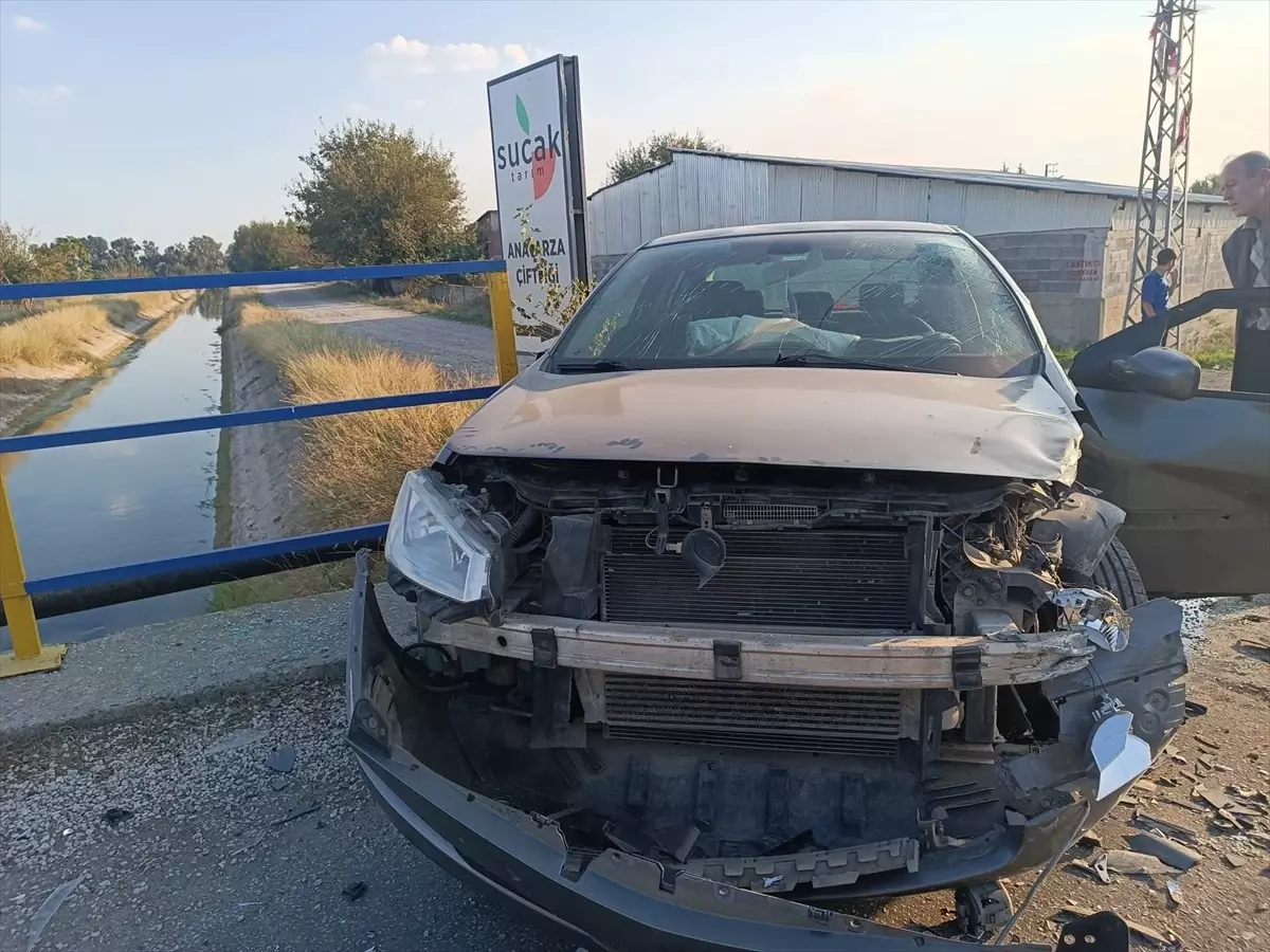 Kadirli'de Otomobil Çarpışması: 3 Yaralı