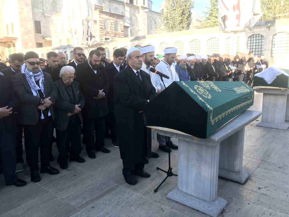 Osmanlı Hanedan Ailesi Reisi Şehzade Harun Osmanoğlu'nun dünürü Kazım Gürkan son yolculuğuna uğurlandı