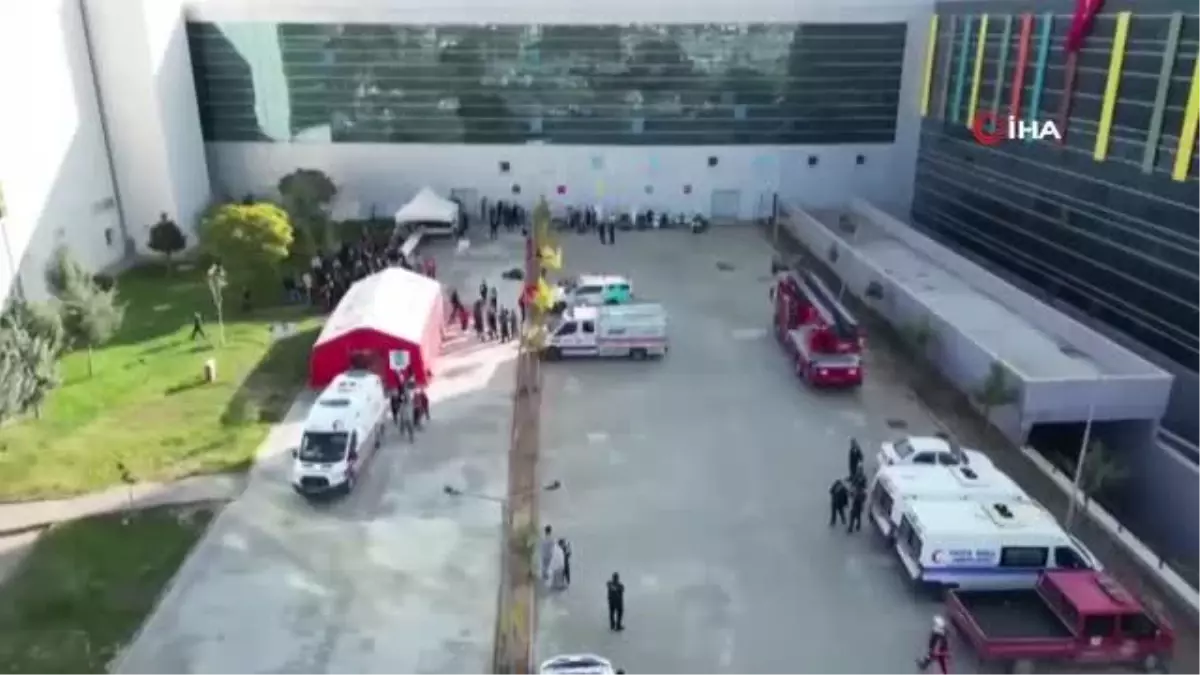 Depremle yıkılan Malatya'da deprem tatbikatı gerçeği aratmadı