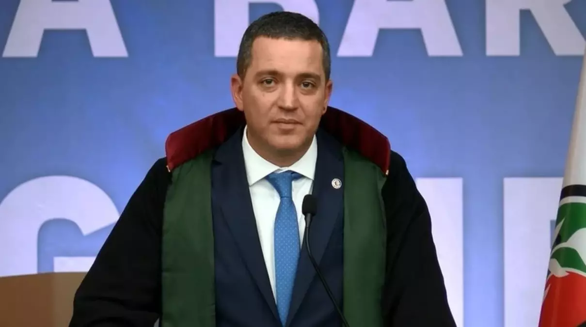 Erinç Sağkan kimdir? FOX Çalar Saat konuğu Erinç Sağkan kaç yaşında, nereli? Erinç Sağkan biyografisi!