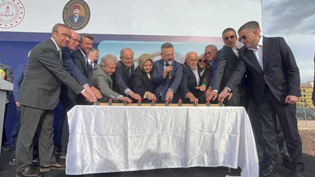 Hayırsever iş insanı Avni Ongurlar'dan Eskişehir'e vefa