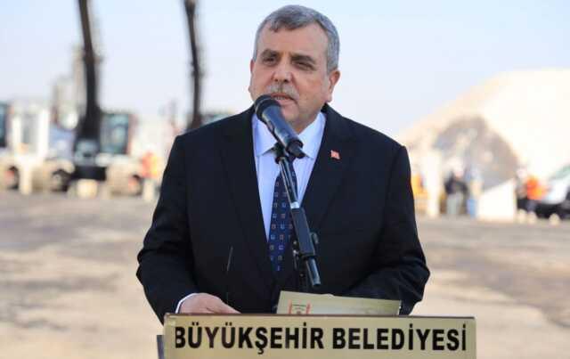 Şanlıurfa'da Belediye Otobüsünde Yağmur Şoku: Vatandaşlar Ayakta Gitti Şanlıurfa'da Belediye Otobüsünde Yağmur Şoku: Vatandaşlar Ayakta Gitti