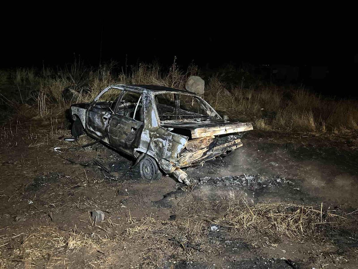 Şanlıurfa'da kaza sonucu 2 otomobil alev topuna döndü, 1 kişi yaralandı
