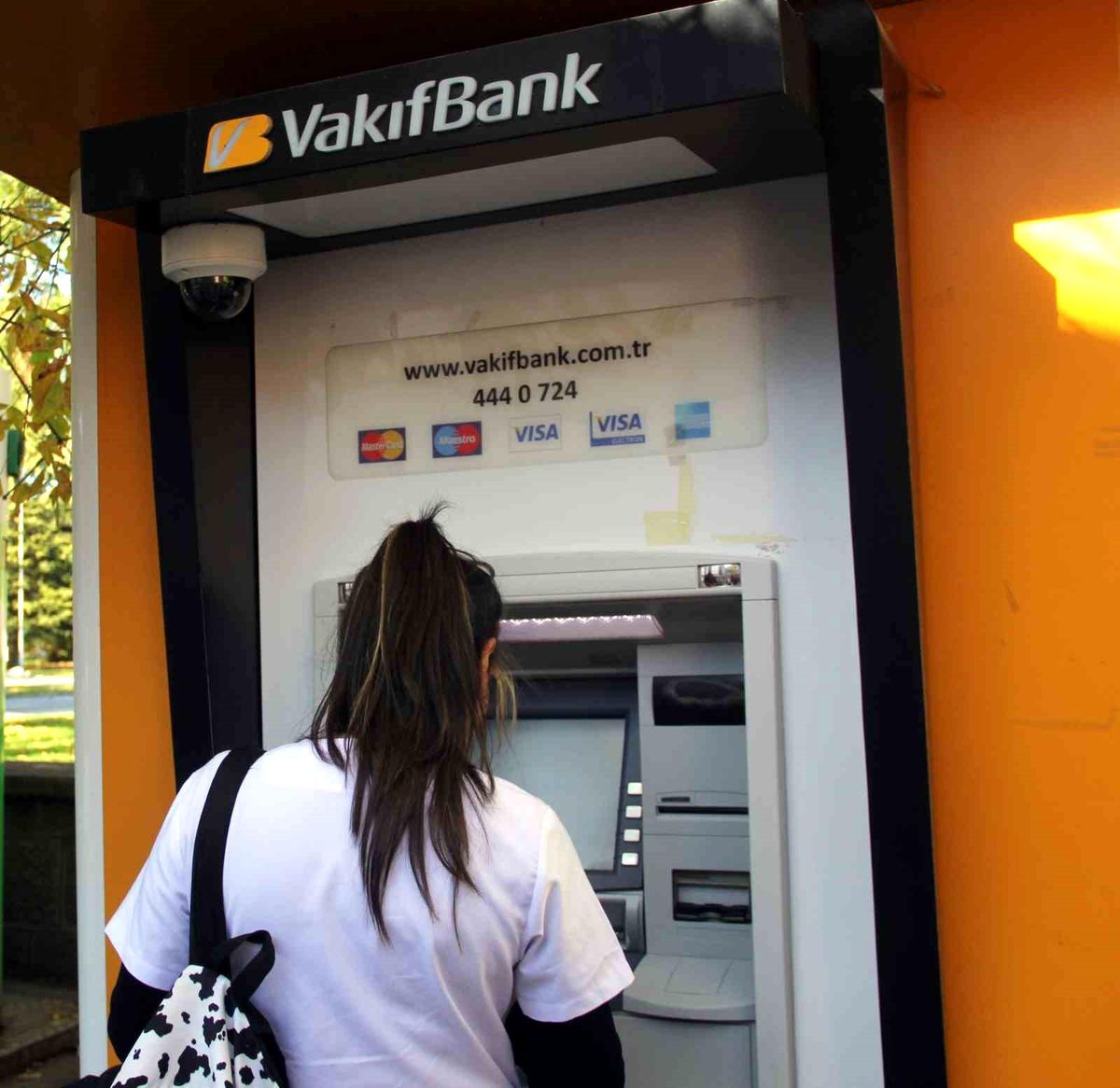 Erzincan'da Vakıfbank ATM'si Arızalı, Vatandaşlar İsyan Ediyor