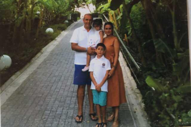 Firari müteahhittin peşini bırakmayan kadın, 4 yakınının acısına dayanamayarak kalbine yenik düştü