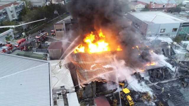 Kimyasal madde deposunda yangın! Ara ara patlamalar meydana geldi