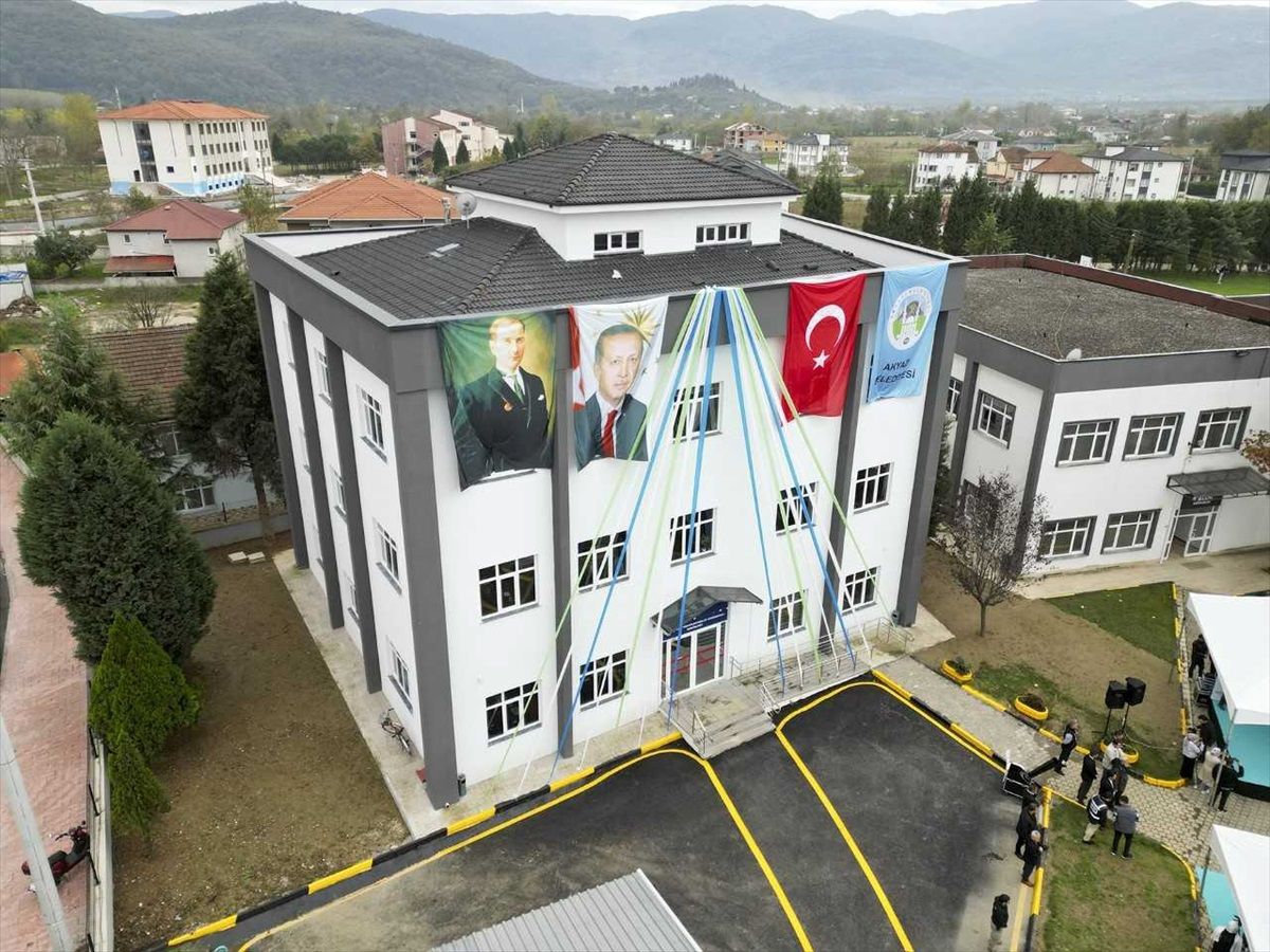 SUBÜ Sağlık Bilimleri Fakültesi ve Akyazı MYO'ya yeni hizmet binası açıldı