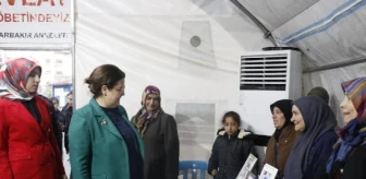 TBMM İnsan Hakları İnceleme Komisyonu, HDP binası önünde evlat nöbeti tutan aileleri ziyaret etti
