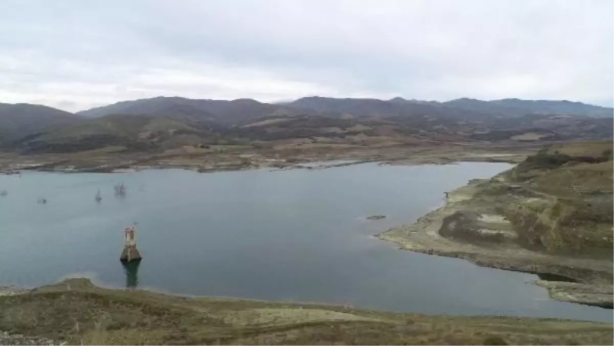 Tekirdağ'da Naip Barajı'nda Su Seviyesi Düşüyor